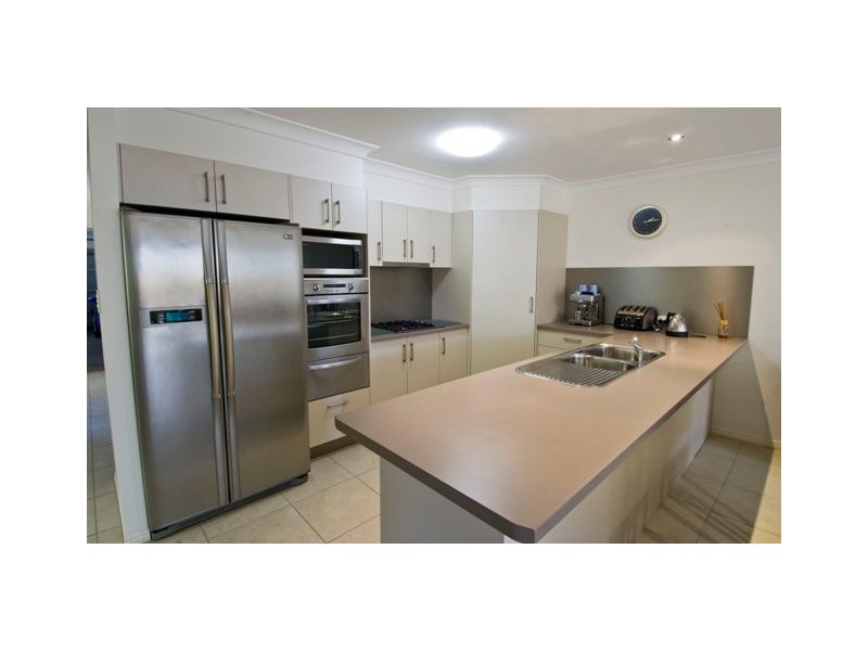2/15 Orchid Tree Court, Robina QLD 4226