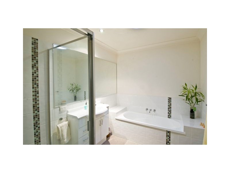 2/15 Orchid Tree Court, Robina QLD 4226