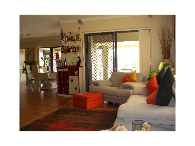 41 Gardendale Drive, Burleigh Waters QLD 4220