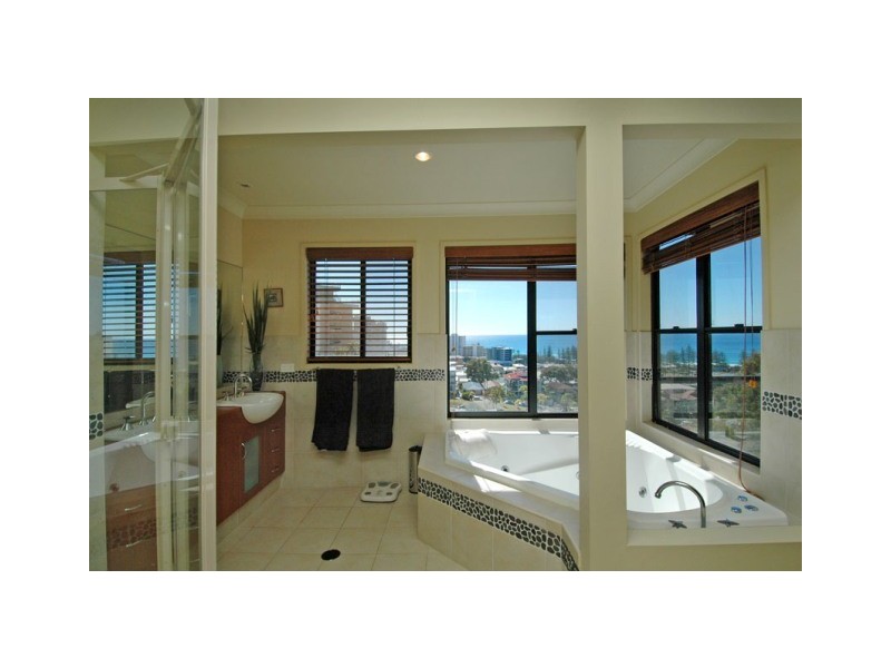 25 Mount Street, Burleigh Heads QLD 4220