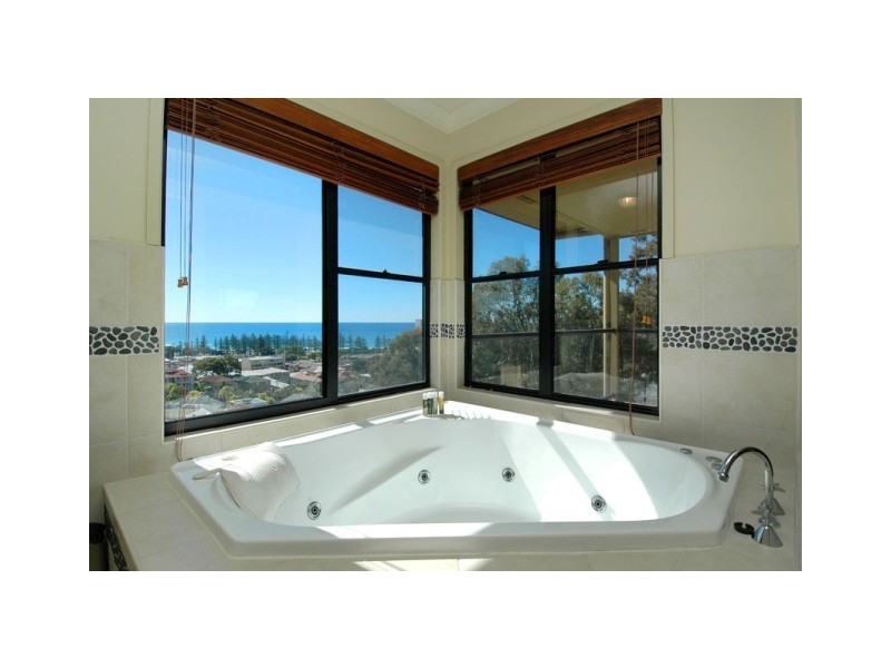 25 Mount Street, Burleigh Heads QLD 4220