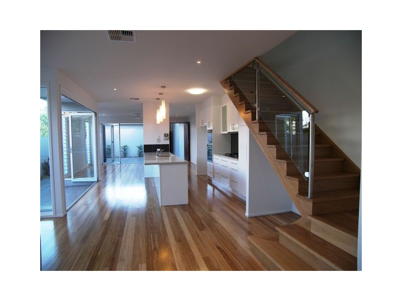 3 Banksia Broadway, Burleigh Heads QLD 4220