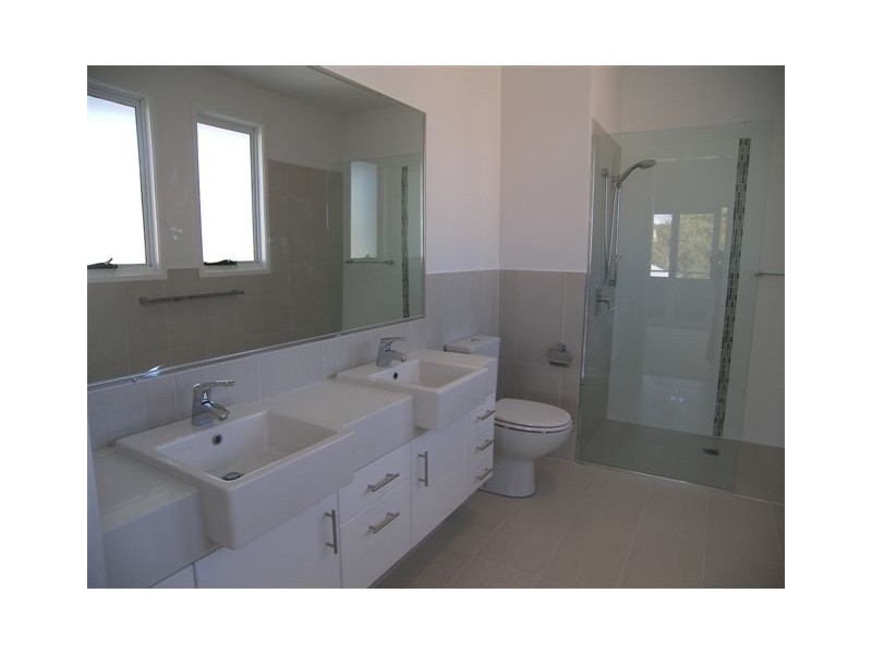 3 Banksia Broadway, Burleigh Heads QLD 4220