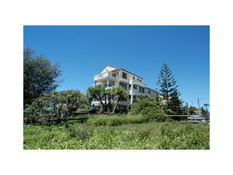 2/2 Twenty-Third Avenue, Palm Beach QLD 4221