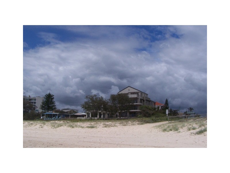 2/2 Twenty-Third Avenue, Palm Beach QLD 4221