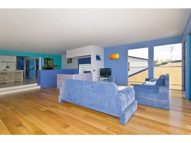 46 Hill Avenue, Burleigh Heads QLD 4220