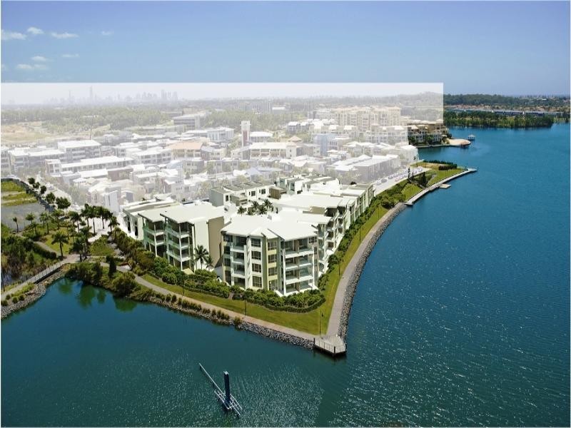 Cnr Moores Cres and Watts Avenue, Varsity Lakes QLD 4227