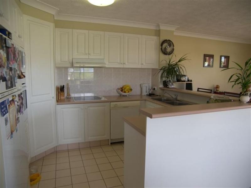 12/74 Thomas Drive, Chevron Island QLD 4217