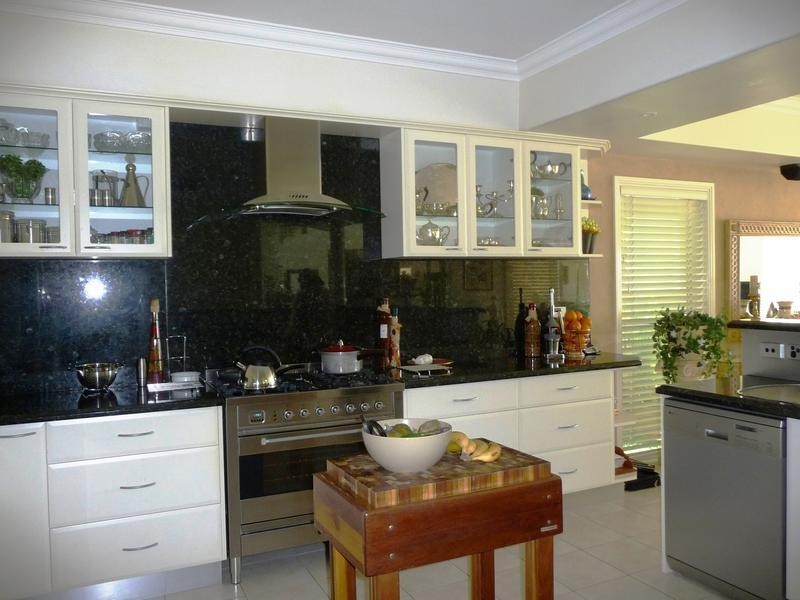 35 Istana View, Clear Island Waters QLD 4226