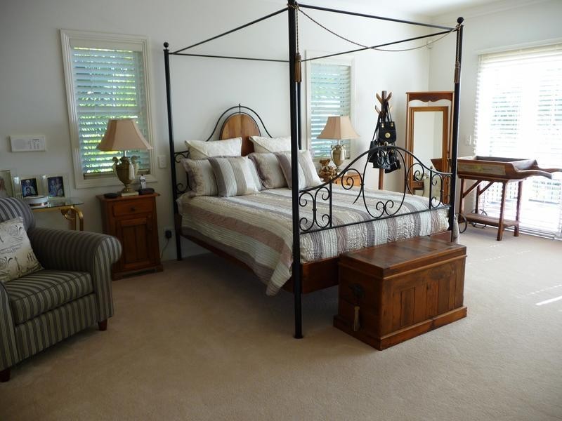 35 Istana View, Clear Island Waters QLD 4226