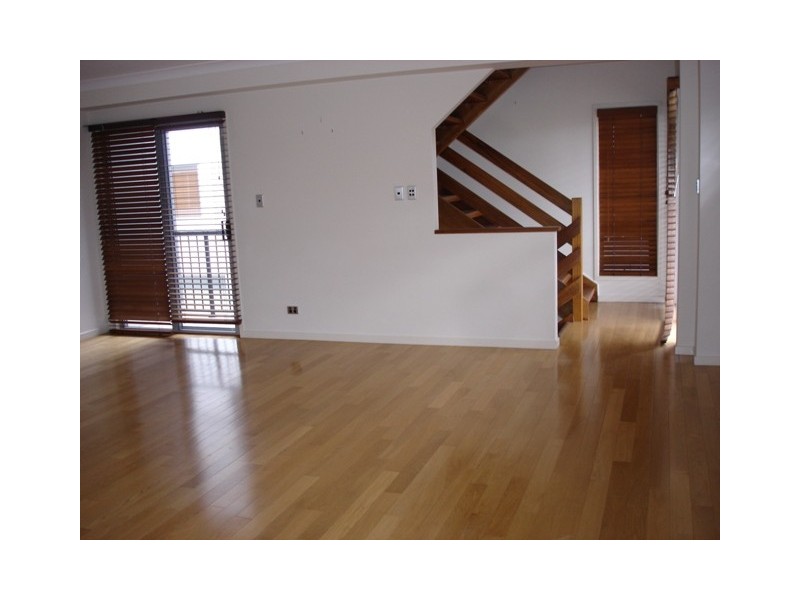 10/16 Baker Avenue, Labrador QLD 4215