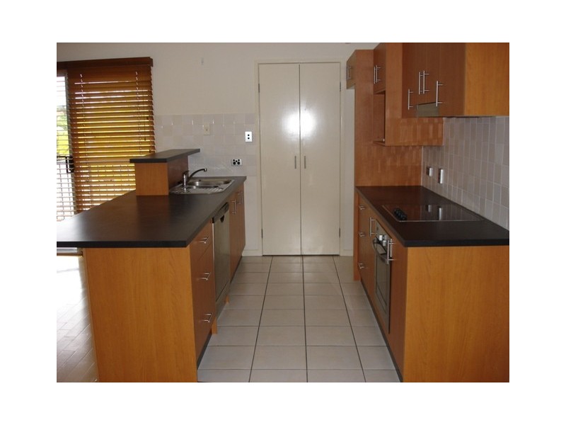 10/16 Baker Avenue, Labrador QLD 4215