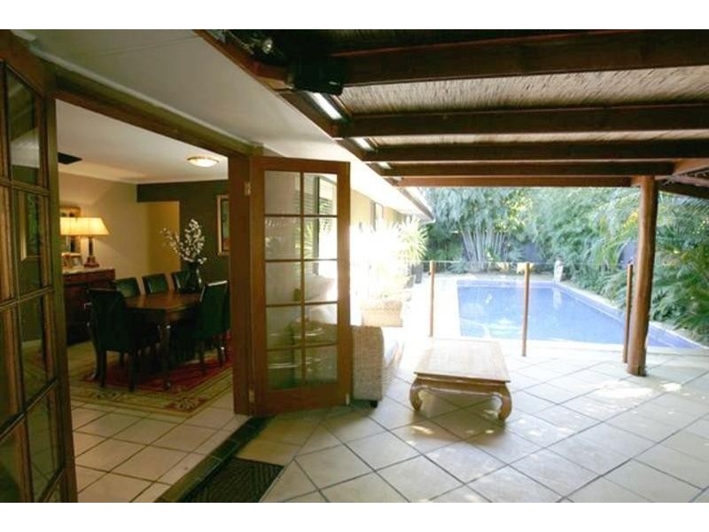 330 Monaco Street, Broadbeach Waters QLD 4218