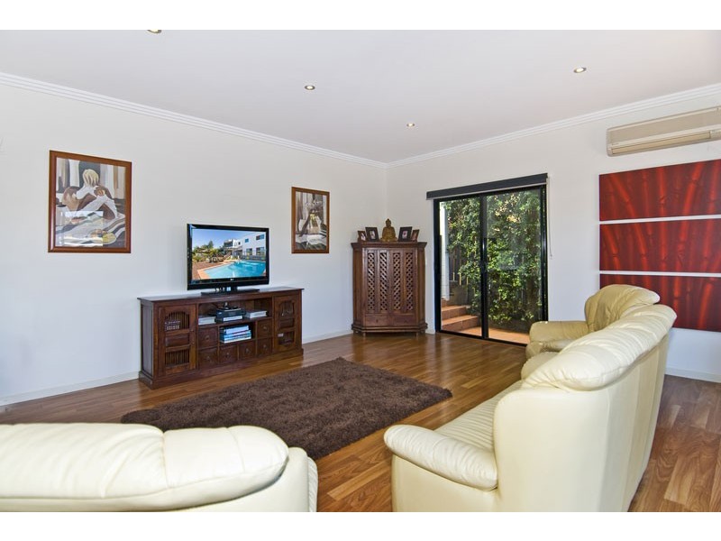 27 Tullamarine Drive, Robina QLD 4226