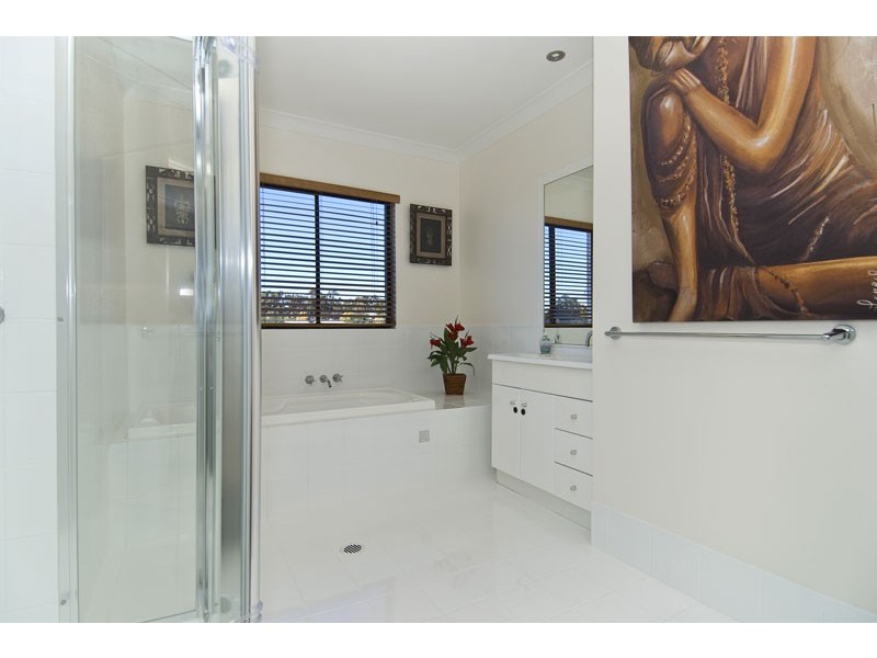 27 Tullamarine Drive, Robina QLD 4226