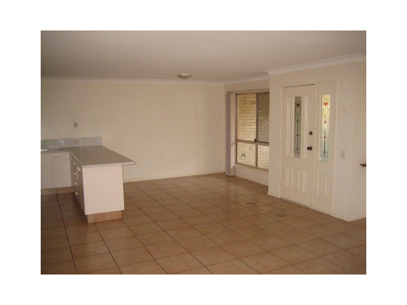 2/5 Valmai Court, Burleigh Waters QLD 4220