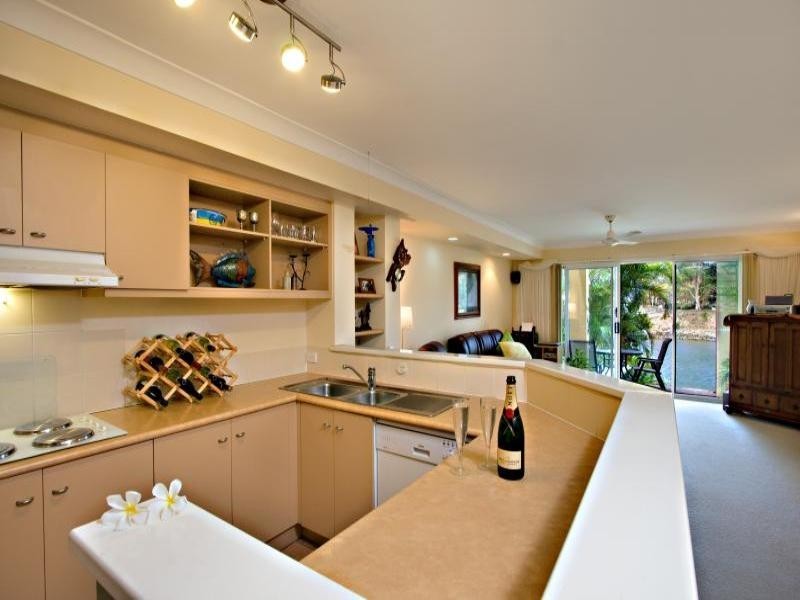 117/215 Cottesloe Drive, Mermaid Waters QLD 4218