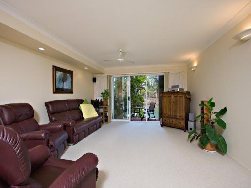 117/215 Cottesloe Drive, Mermaid Waters QLD 4218