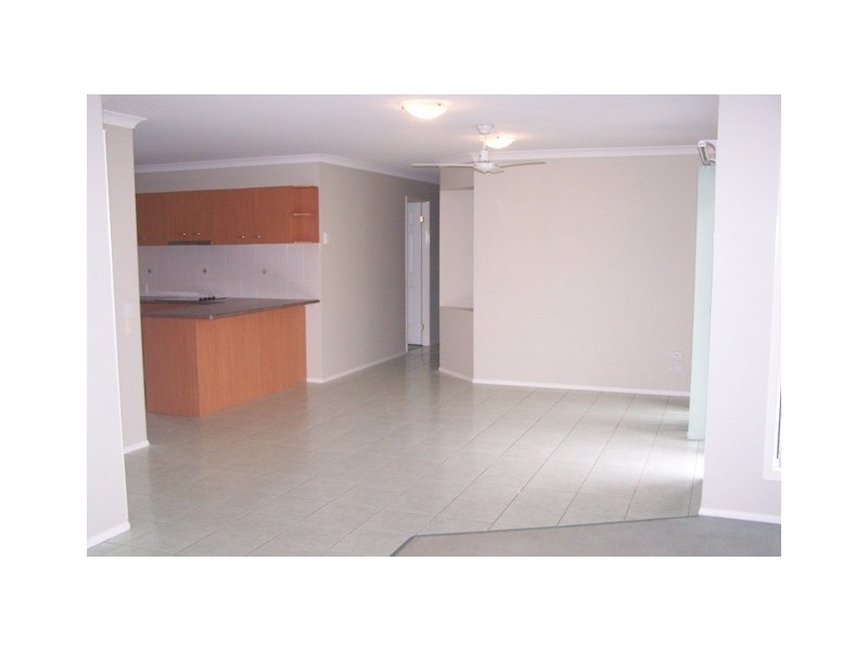 22 Madasin Close, Arundel QLD 4214