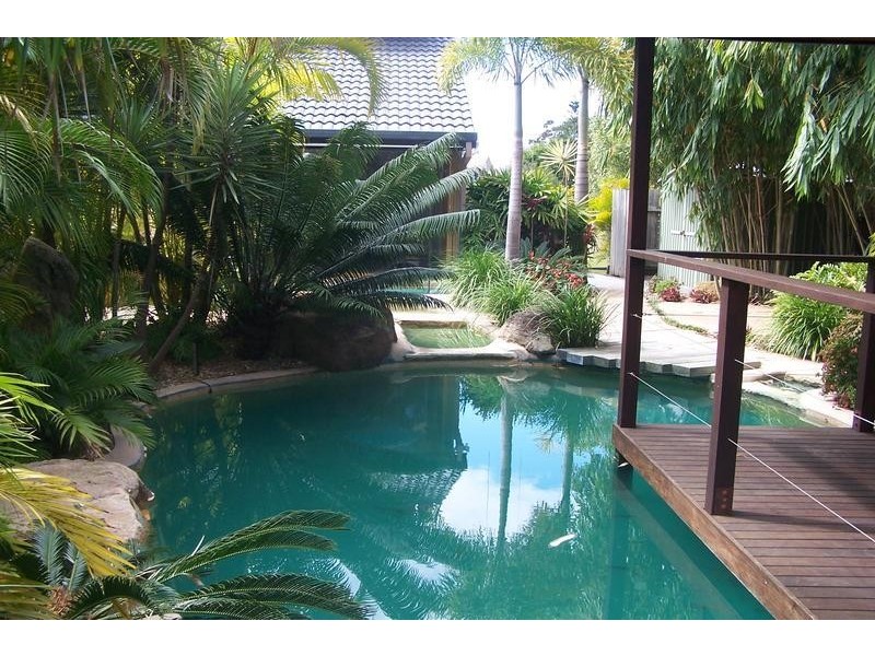 14 Haslewood Court, Mermaid Waters QLD 4218