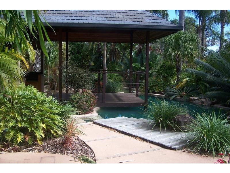 14 Haslewood Court, Mermaid Waters QLD 4218