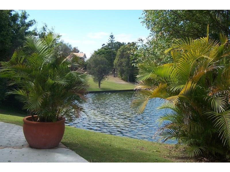 14 Haslewood Court, Mermaid Waters QLD 4218