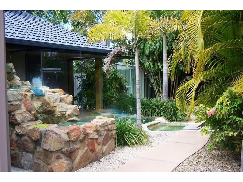 14 Haslewood Court, Mermaid Waters QLD 4218