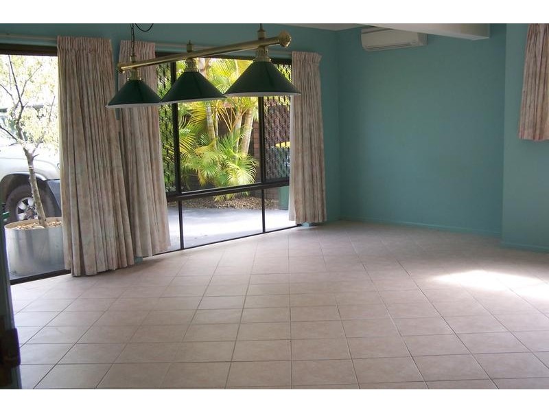 14 Haslewood Court, Mermaid Waters QLD 4218