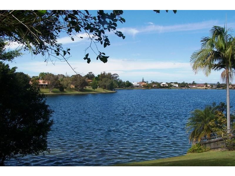 14 Haslewood Court, Mermaid Waters QLD 4218
