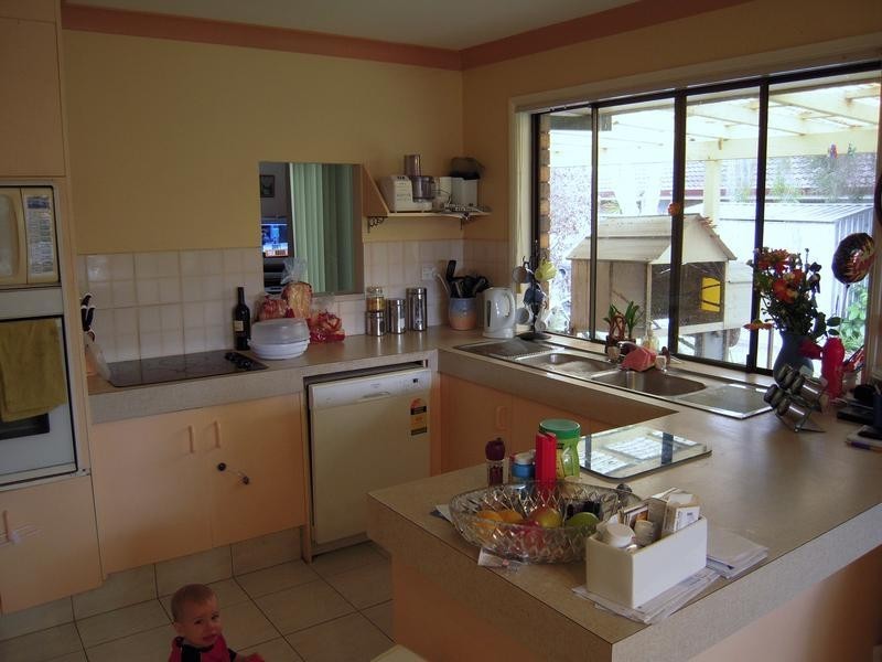 8 Whipbird Court, Burleigh Waters QLD 4220