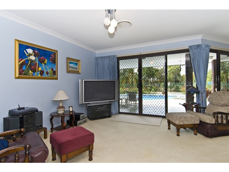 4 Rawle Court, Broadbeach Waters QLD 4218