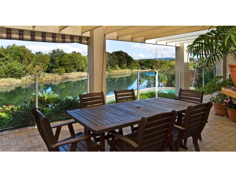 9 Cutwater Close, Clear Island Waters QLD 4226