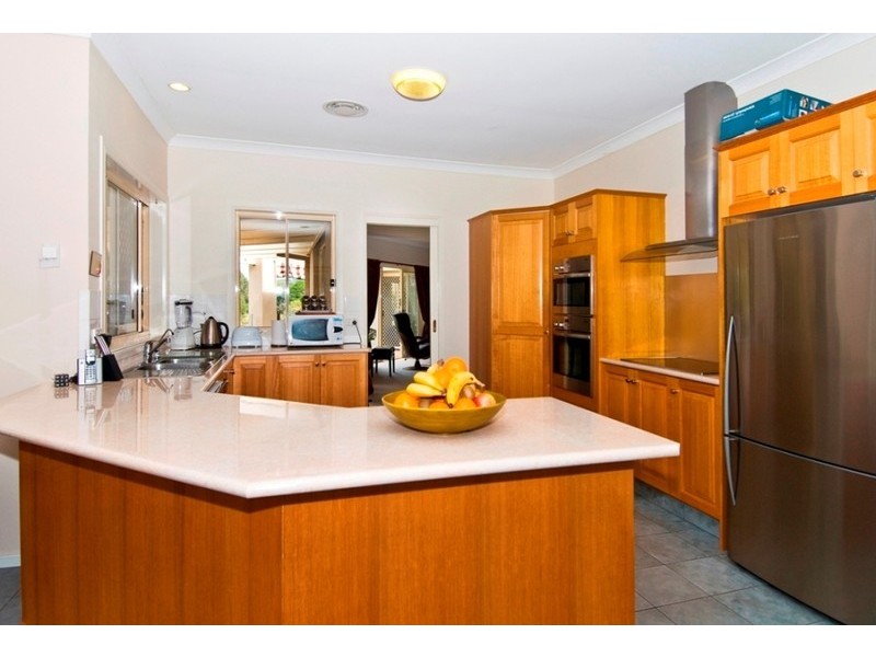 9 Cutwater Close, Clear Island Waters QLD 4226