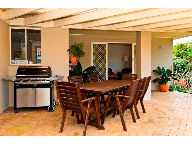 9 Cutwater Close, Clear Island Waters QLD 4226