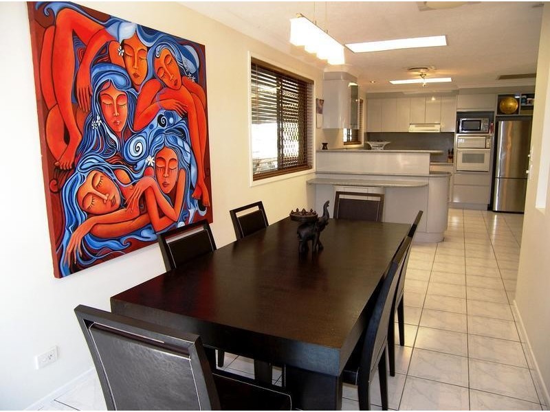 5 Falcon Court, Burleigh Waters QLD 4220