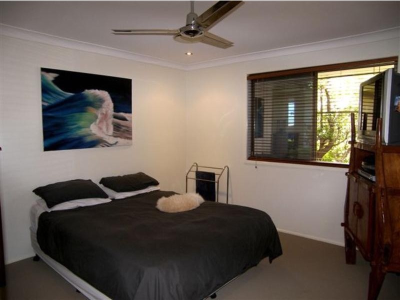 5 Falcon Court, Burleigh Waters QLD 4220