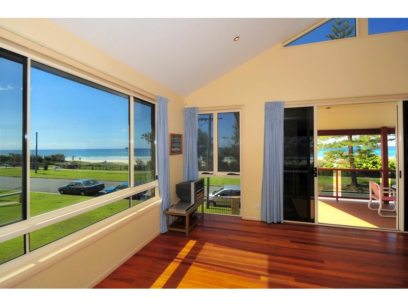 216 Pacific Parade, Bilinga QLD 4225