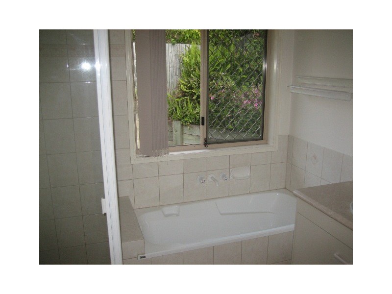 2/5 Valmai Court, Varsity Lakes QLD 4227