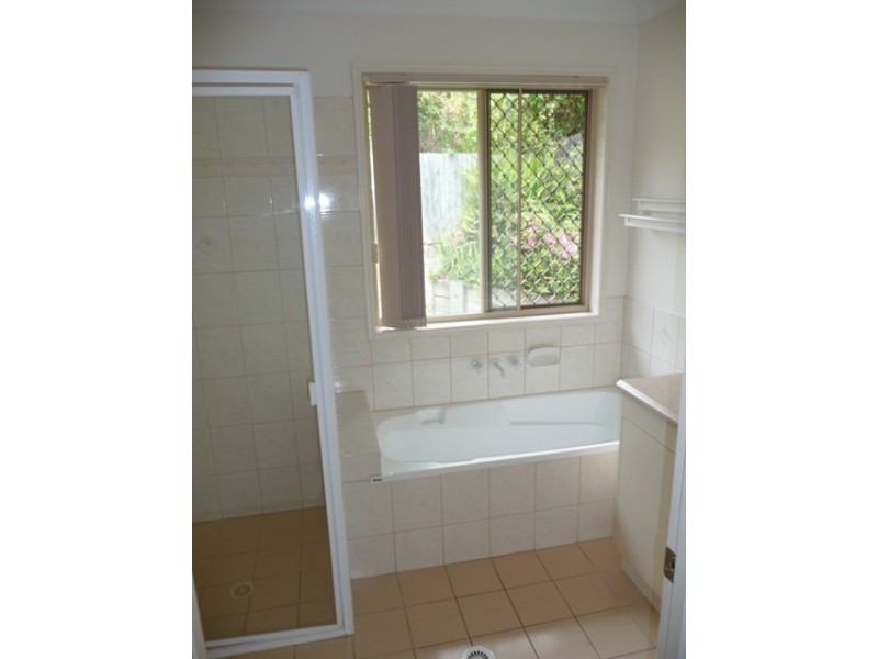 2/5 Valmai Court, Burleigh Waters QLD 4220