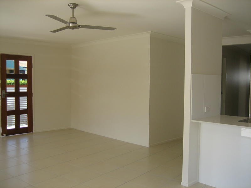 1 & 2/56 Sunshine Parade, Miami QLD 4220