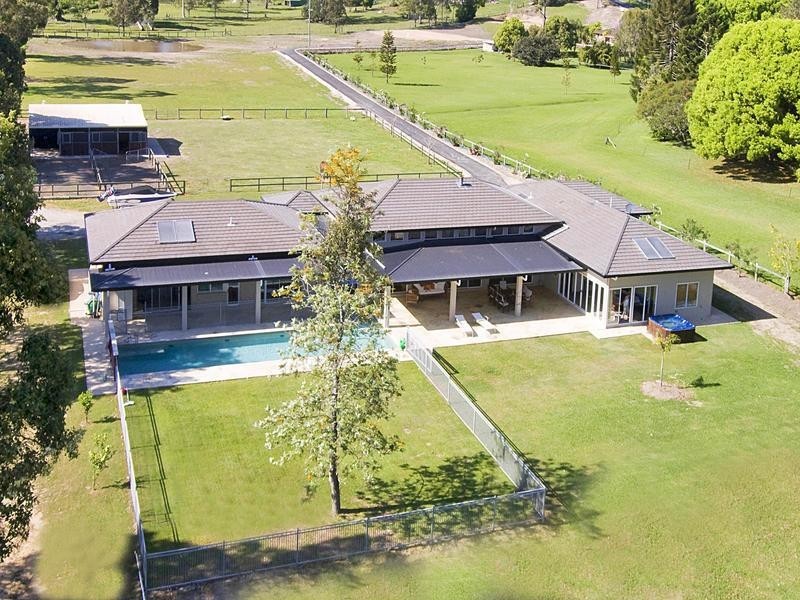11 Benaroon Court, Tallebudgera QLD 4228