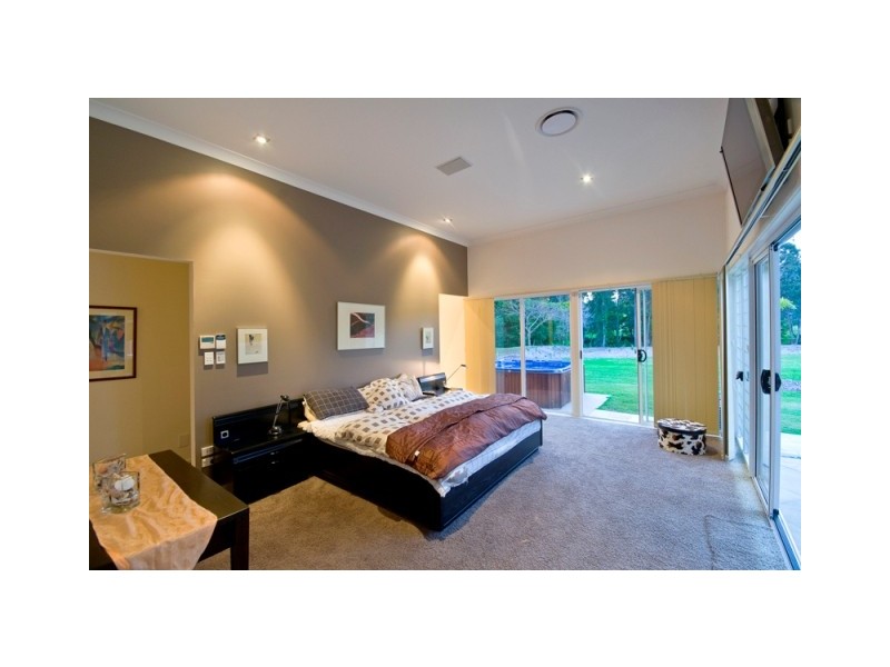 11 Benaroon Court, Tallebudgera QLD 4228