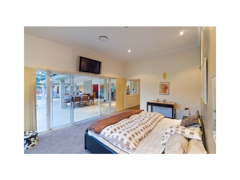 11 Benaroon Court, Tallebudgera QLD 4228