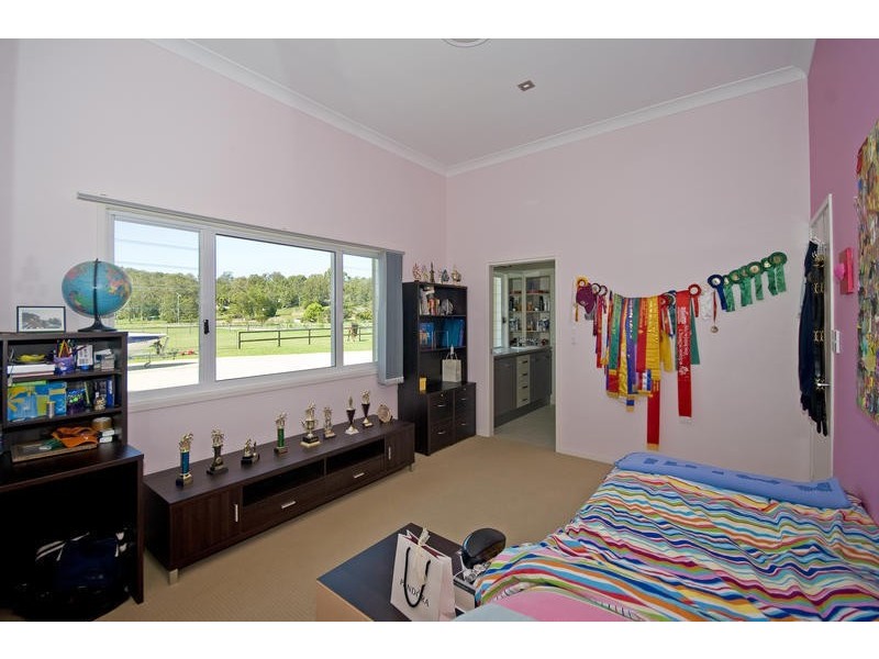 11 Benaroon Court, Tallebudgera QLD 4228