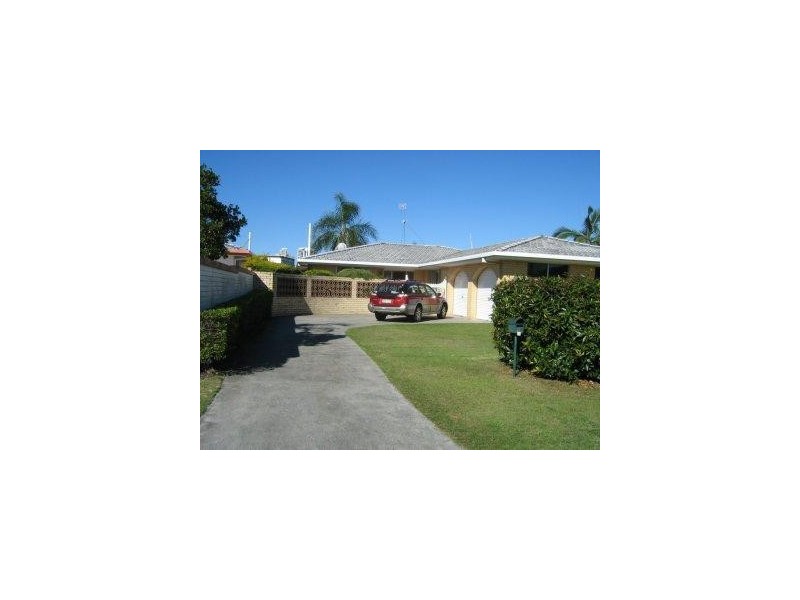 10 Andrea Avenue, Broadbeach Waters QLD 4218