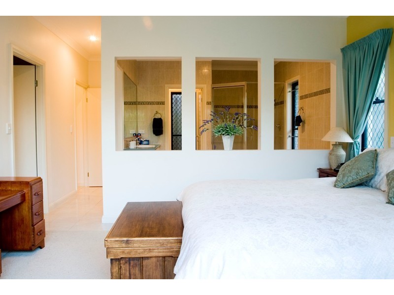 17 Magenta Drive, Varsity Lakes QLD 4227