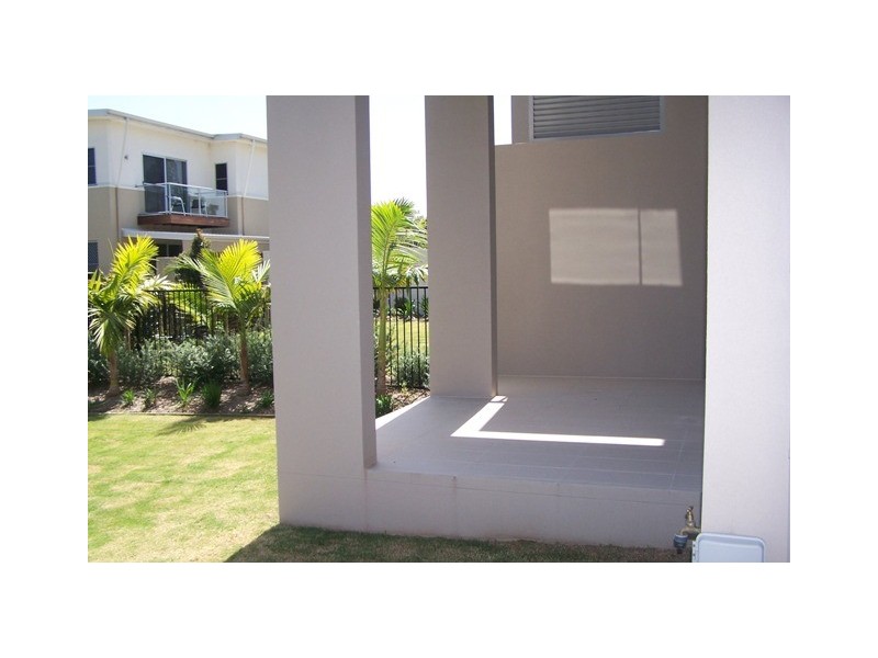 7006 B Vista Drive, Royal Pines Estate, Benowa QLD 4217