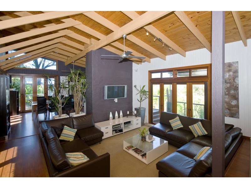 2 Kandra Avenue, Currumbin QLD 4223