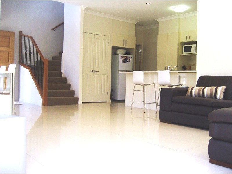 2/117 Bayswater Avenue, Varsity Lakes QLD 4227