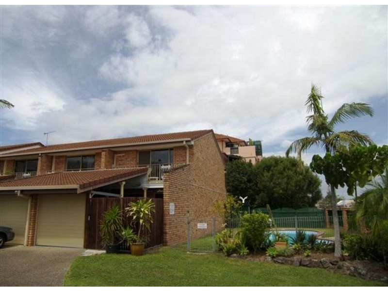 1/9 Eady Avenue, Broadbeach Waters QLD 4218